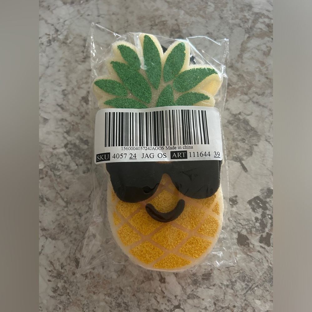 VS PINK Bubble Bath Sponge - Pineapple Palm Queen
